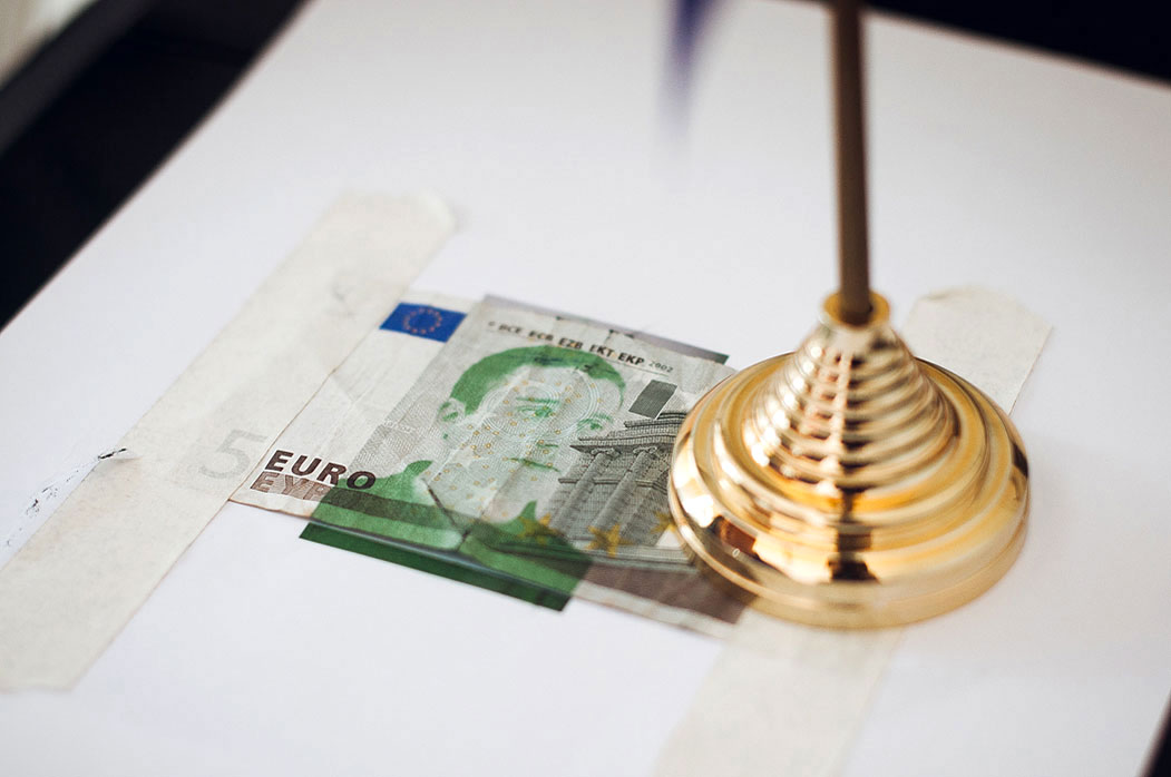 Face-the-euro_europe_europa_money_EU-photography_Sebastian-Hennig_copyright-by-Daniel-Zakharov-09