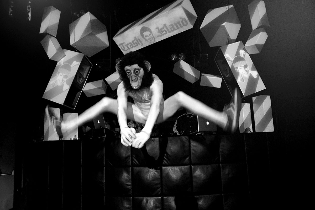 Moths-Nachtfalter-event-nightlife-photography-koeln-by-Daniel-Zakharov-02